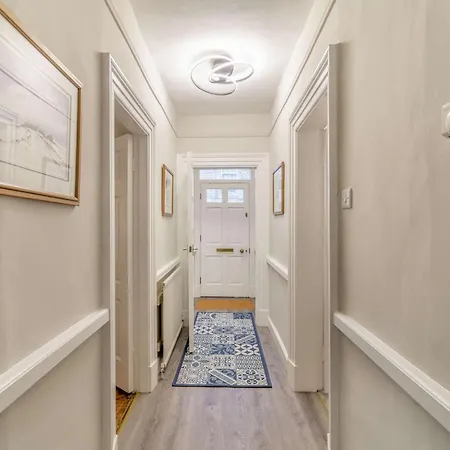5 Bed In 89094 *