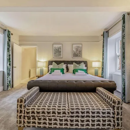 5 Bed In 89094 *