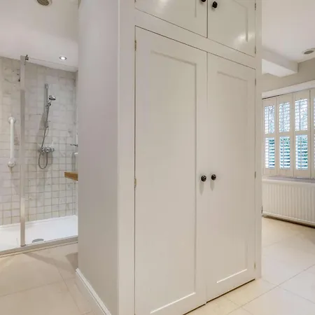 5 Bed In 89094 *